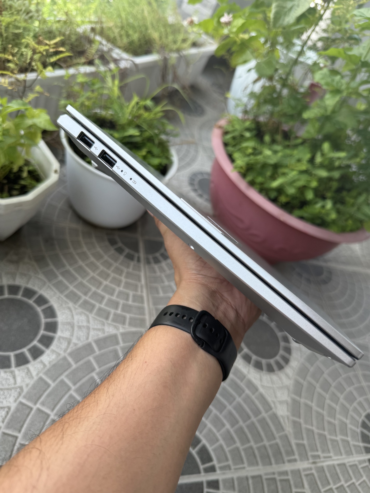 Laptop ASUS VivoBook Pro 15 OLED M6500QC-MA002W 1